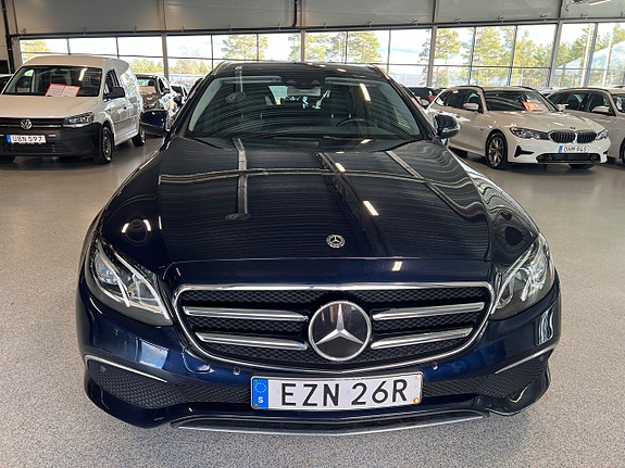 Mercedes-Benz E200 9 of 23