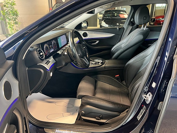 Mercedes-Benz E200 16 of 23