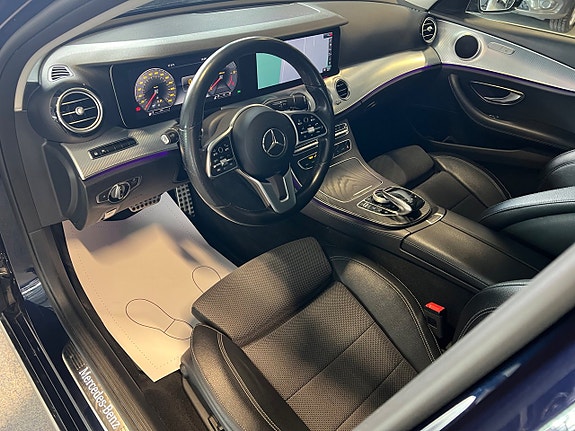 Mercedes-Benz E200 17 of 23