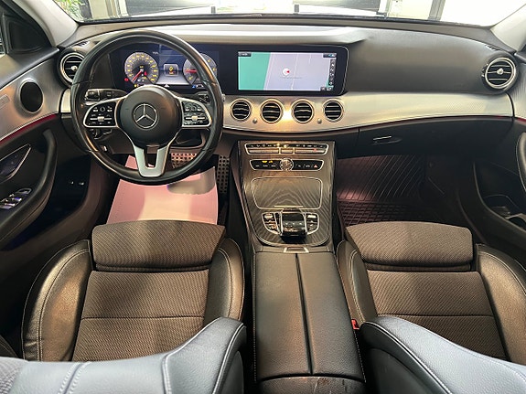 Mercedes-Benz E200 12 of 23