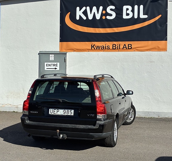 Volvo V70 4 of 14