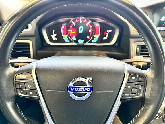 Volvo XC70 14 of 21
