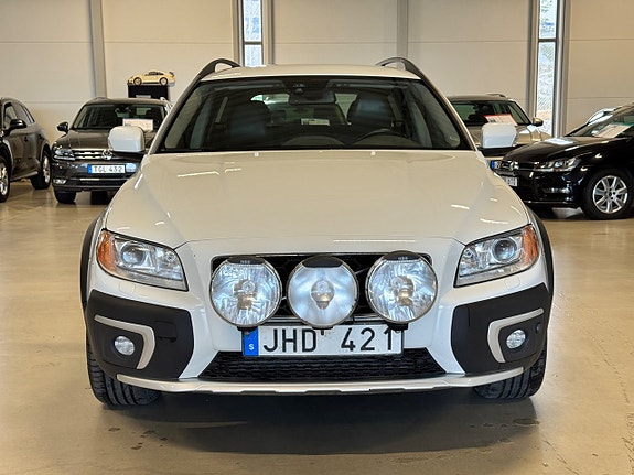 Volvo XC70 2 of 5