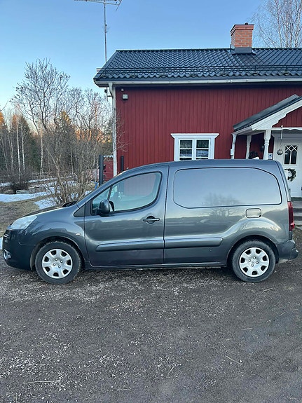 Peugeot Partner 2 of 3