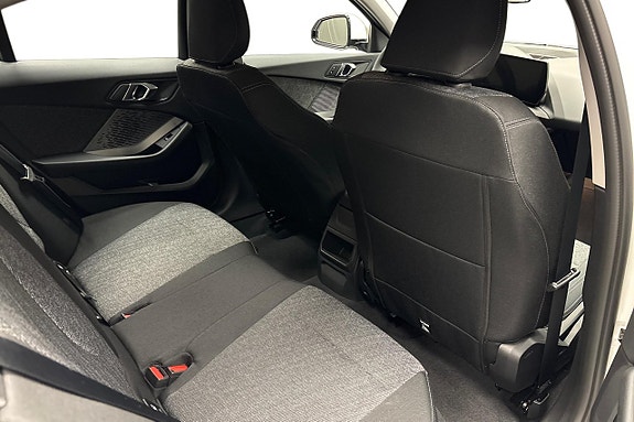 BMW 120 11 of 13