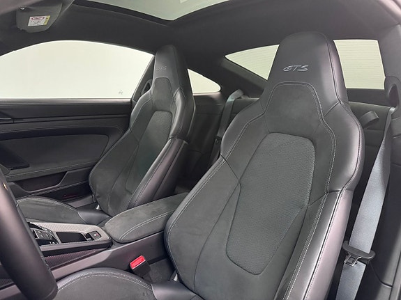 Porsche 911 Carrera 4 GTS 16 of 16