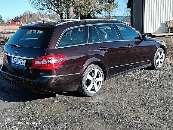 Mercedes-Benz E250 3 of 5