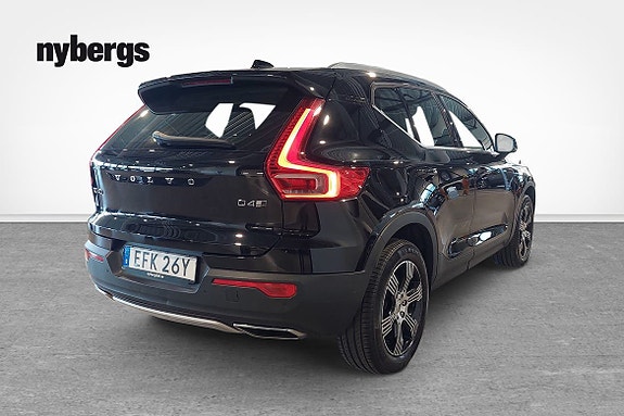 Volvo XC40 4 of 5