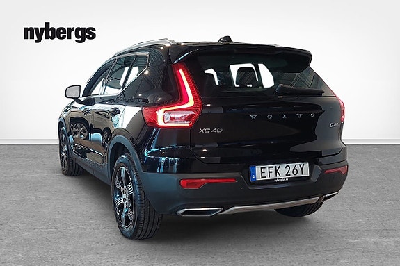 Volvo XC40 3 of 5