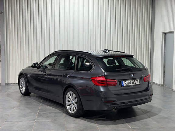BMW 318d 4 of 5