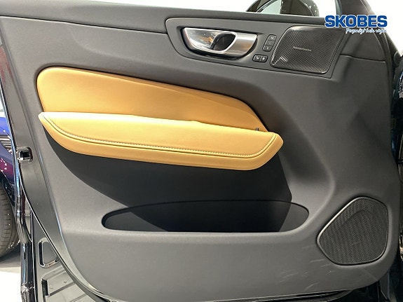 Volvo XC60 14 of 26