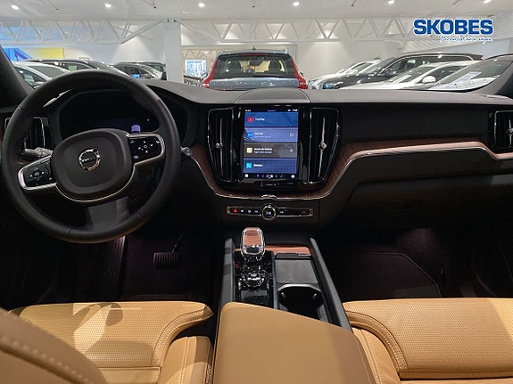 Volvo XC60 11 of 26