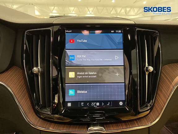 Volvo XC60 13 of 26