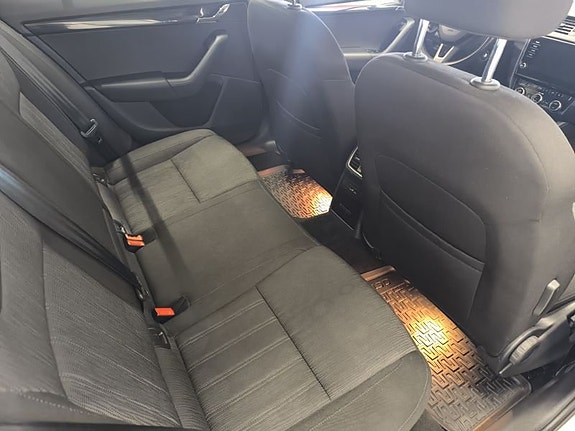 Skoda Octavia 9 of 10