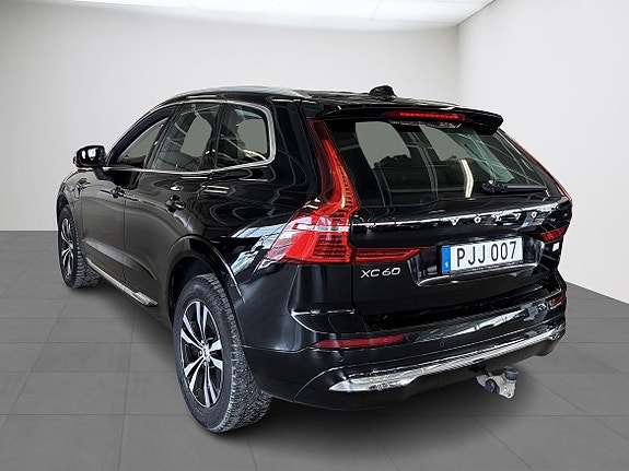 Volvo XC60 3 of 5