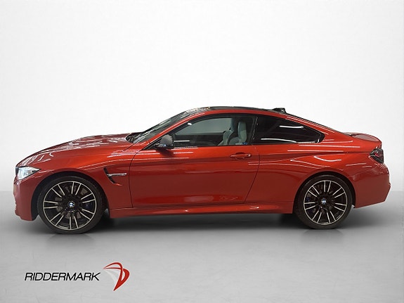 BMW M4 4 of 5
