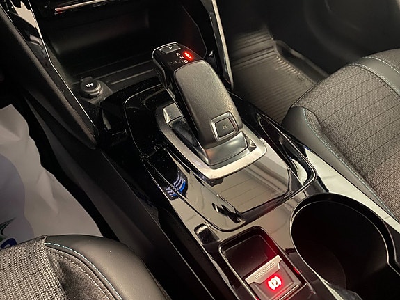 Peugeot 208 16 of 18