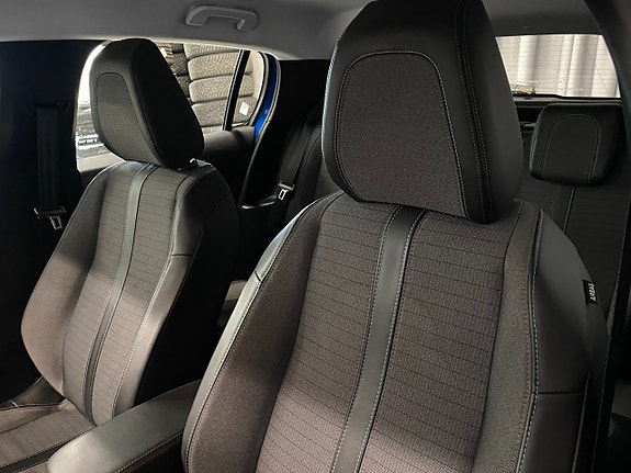 Peugeot 208 9 of 18