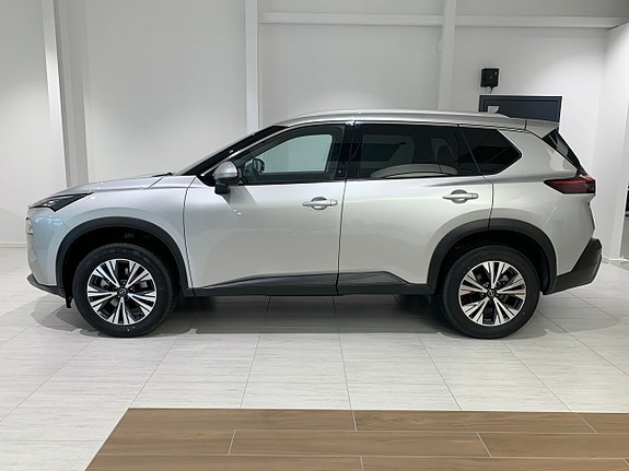 Nissan X-Trail 3 of 5