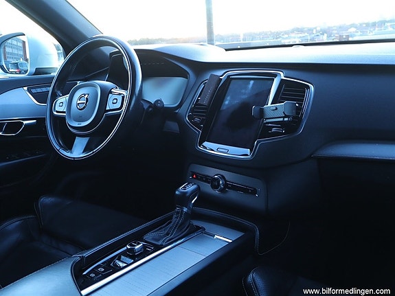 Volvo XC90 6 of 23