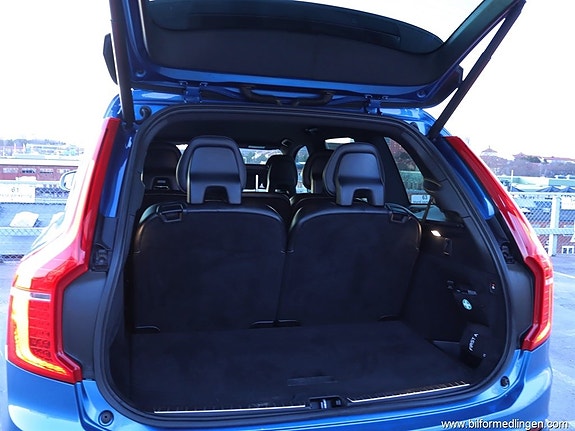 Volvo XC90 17 of 23