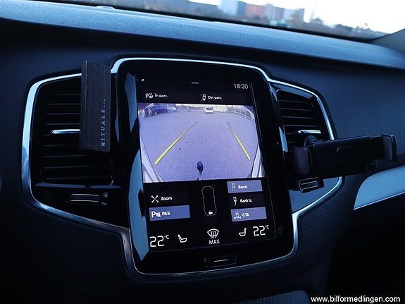 Volvo XC90 10 of 23