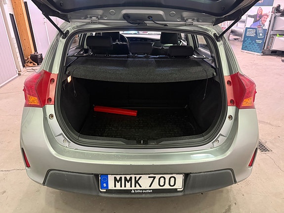 Toyota Auris 13 of 13
