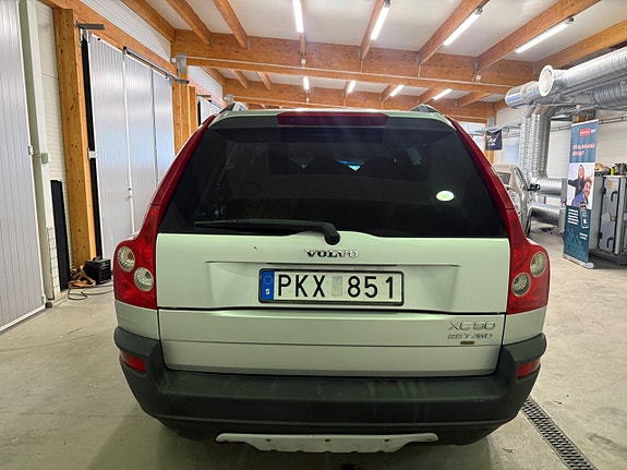 Volvo XC90 13 of 16