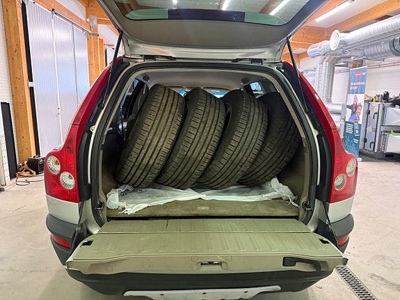 Volvo XC90 14 of 16