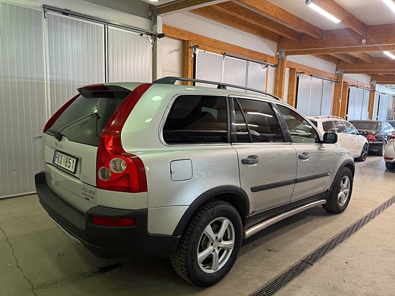 Volvo XC90 12 of 16