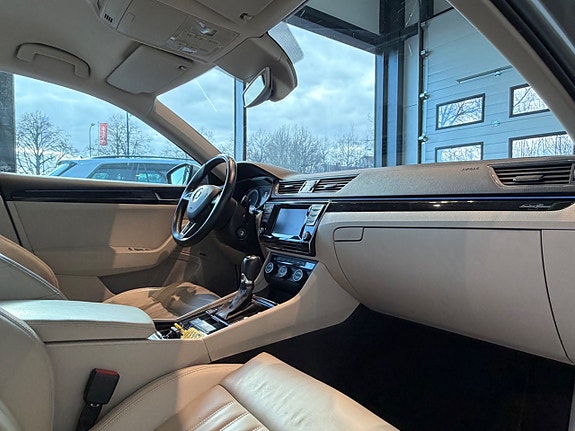 Skoda Superb 6 of 10