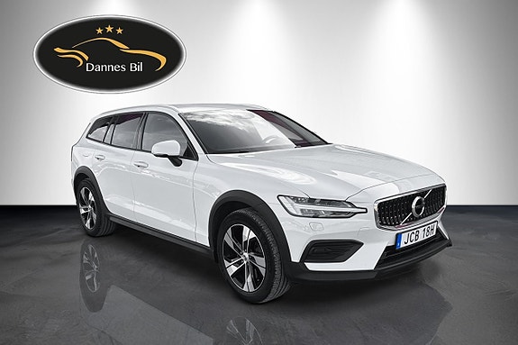 Volvo V60 Cross Country 8 of 27