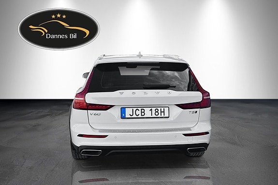 Volvo V60 Cross Country 4 of 27