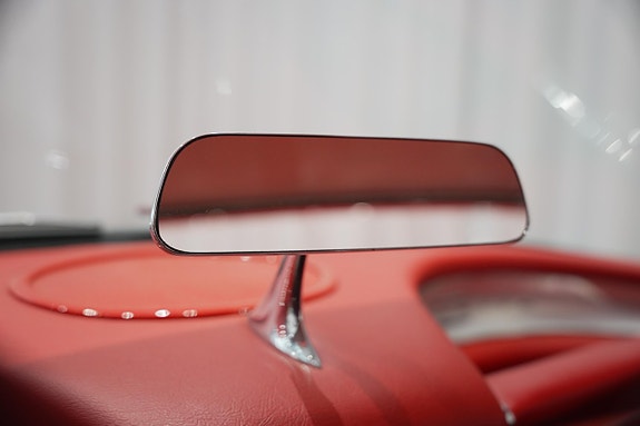 Chevrolet Corvette 17 of 23