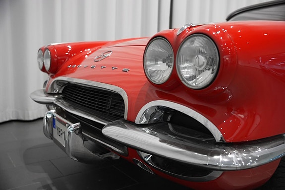 Chevrolet Corvette 5 of 5