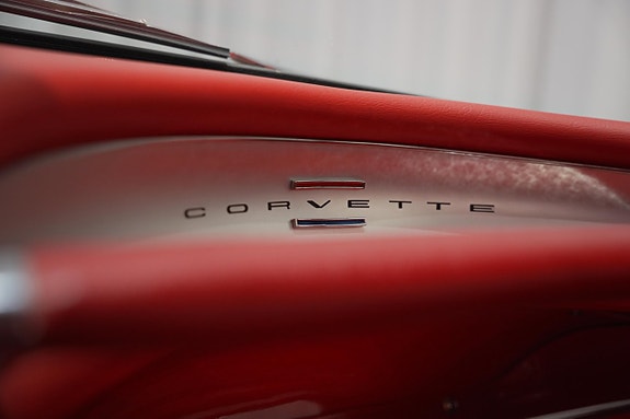 Chevrolet Corvette 18 of 23