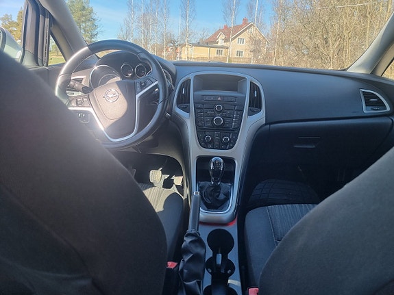 Opel Astra 4 of 5