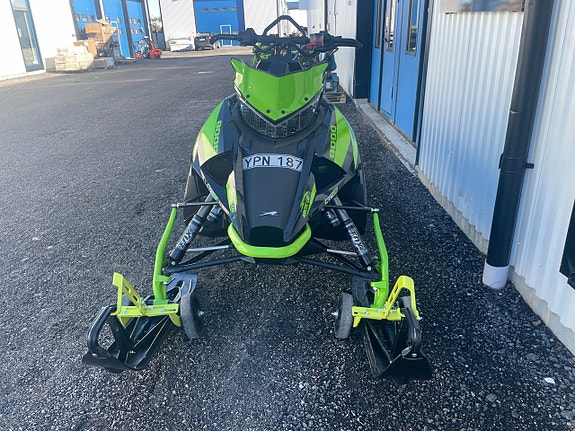 Arctic Cat M 8000 0.8 CVT 2 of 3