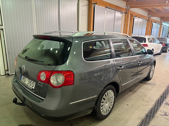 Volkswagen Passat 12 of 14