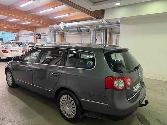 Volkswagen Passat 11 of 14