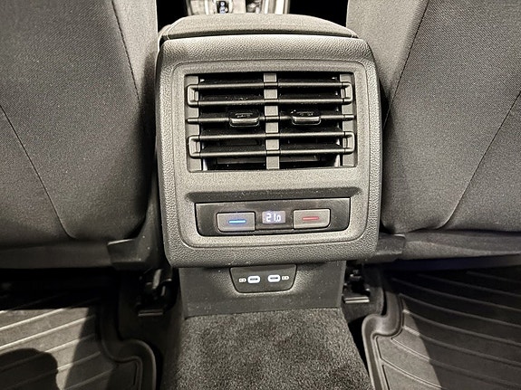 Volkswagen Golf VIII 8 of 13