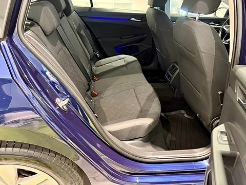 Volkswagen Golf VIII 7 of 13