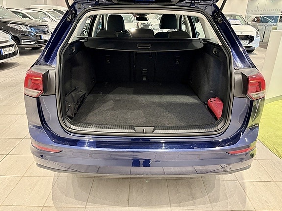 Volkswagen Golf VIII 5 of 13