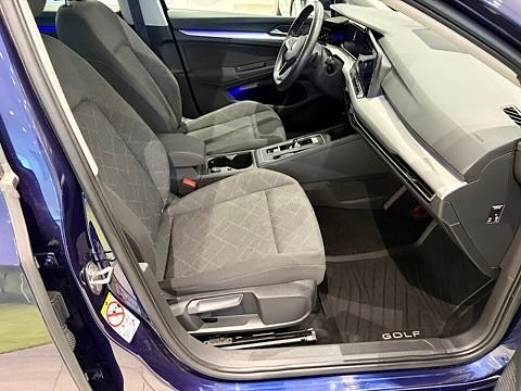 Volkswagen Golf VIII 11 of 13