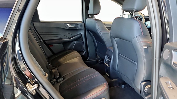 Ford Kuga 5 of 9