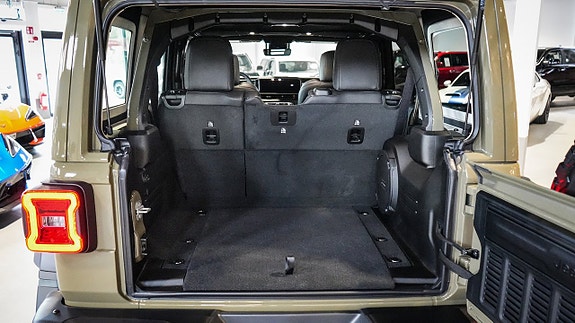 Jeep Wrangler 23 of 26