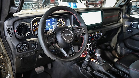 Jeep Wrangler 15 of 26