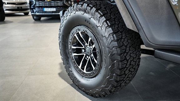 Jeep Wrangler 11 of 26