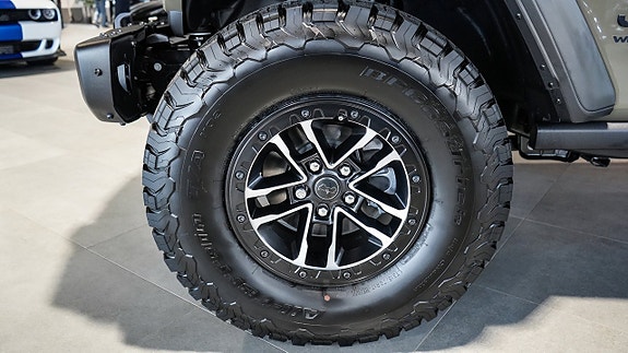 Jeep Wrangler 12 of 26