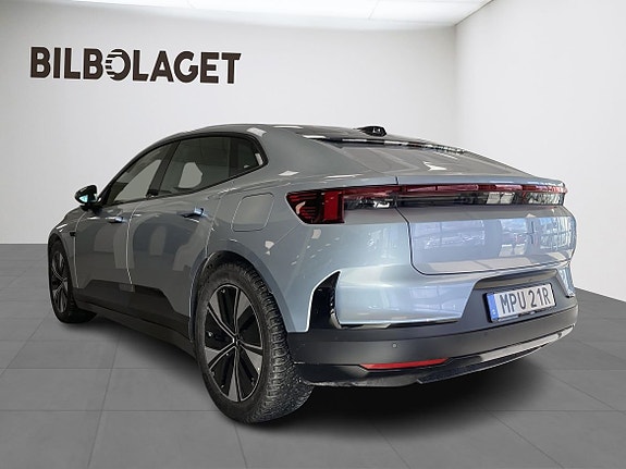 Polestar 4 3 of 14